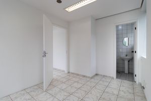Image 13 - 919831