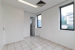 Image 12 - 919831