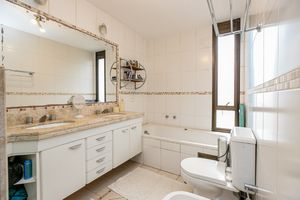 Image 31 - 919839