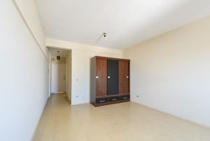 Image 4 - 919842