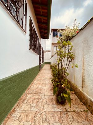 Image 11 - 919849