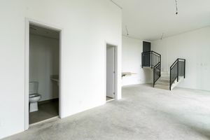 Image 1 - 919863