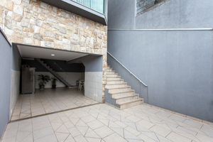 Image 2 - 919871