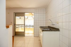 Image 11 - 919902