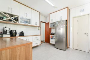 Image 15 - 919905