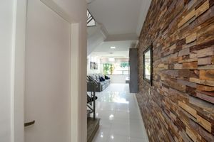Image 4 - 919925