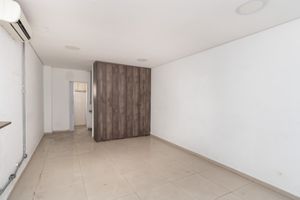 Image 12 - 919930