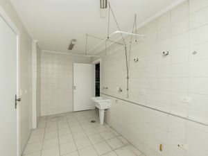 Image 15 - 919955