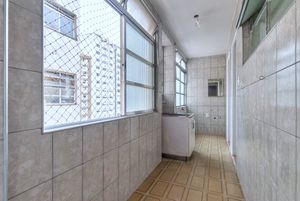 Image 11 - 919958