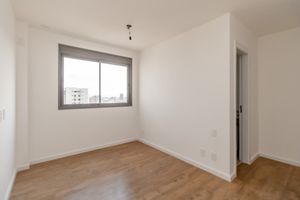 Image 18 - 919979