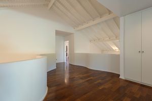 Image 28 - 919982
