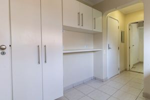 Image 23 - 919987