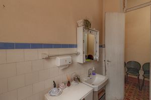 Image 31 - 919988