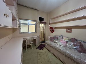 Image 21 - 919989