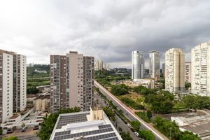 Image 12 - 920001