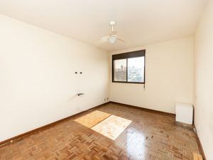 Image 22 - 920006