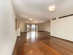 Image 38 - 920006