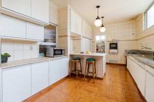 Image 37 - 920008