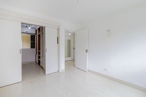 Image 19 - 920015