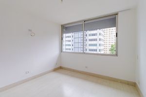 Image 18 - 920015