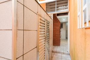 Image 21 - 920023
