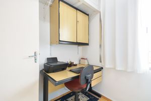 Image 32 - 920023