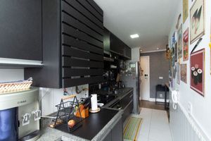 Image 21 - 920028