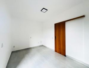 Image 19 - 920030
