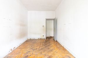 Image 33 - 920040