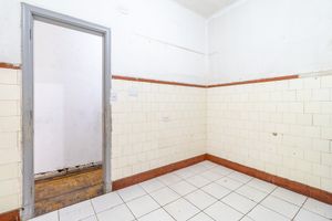 Image 37 - 920040