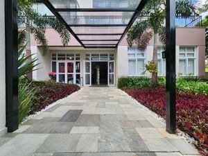 Image 21 - 920047