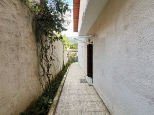 Image 7 - 920058