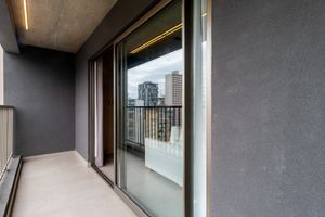 Image 11 - 920066