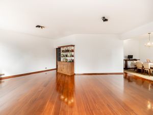 Image 1 - 920072