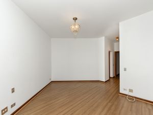 Image 18 - 920072