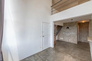 Image 1 - 920074