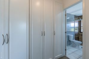 Image 25 - 920074