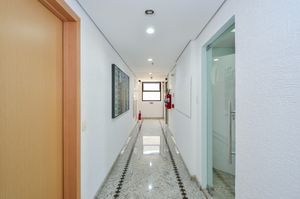 Image 17 - 920082