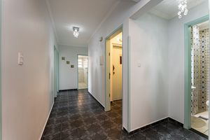 Image 7 - 920100