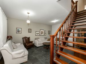 Image 1 - 920124