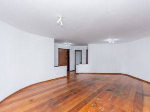 Image 21 - 920135