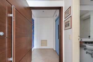 Image 16 - 920142
