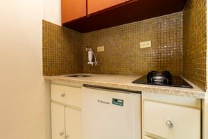 Image 7 - 920164
