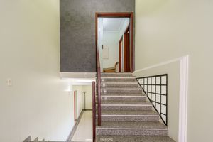 Image 17 - 920176