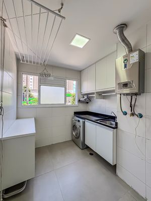 Image 33 - 920202