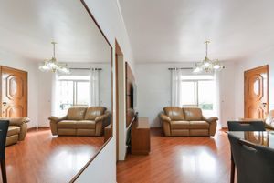 Image 3 - 920204