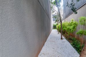 Image 68 - 920205