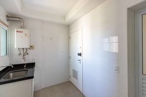 Image 31 - 920207