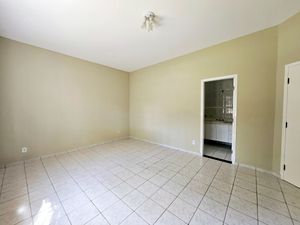 Image 35 - 920209