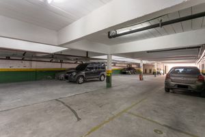 Image 36 - 920210